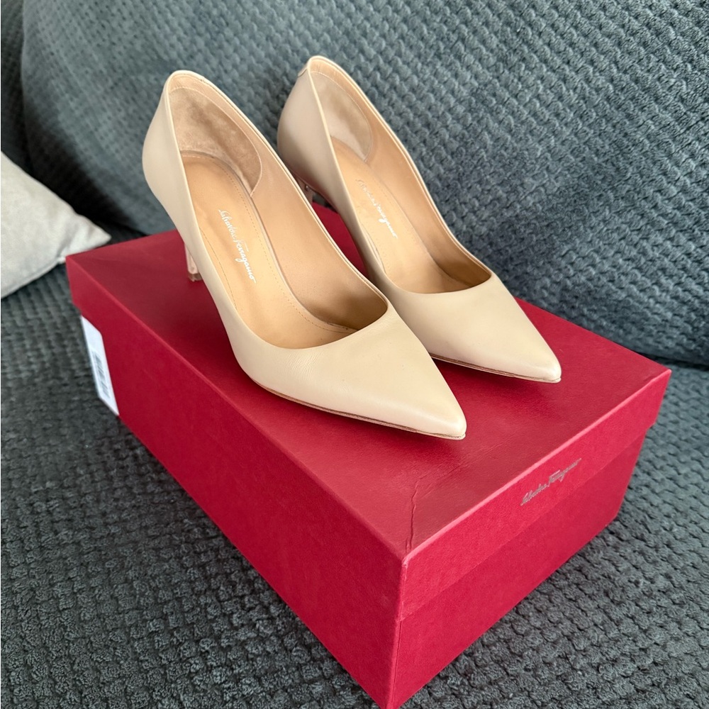 Salvatore Ferragamo Women's Ilary Tan Pumps